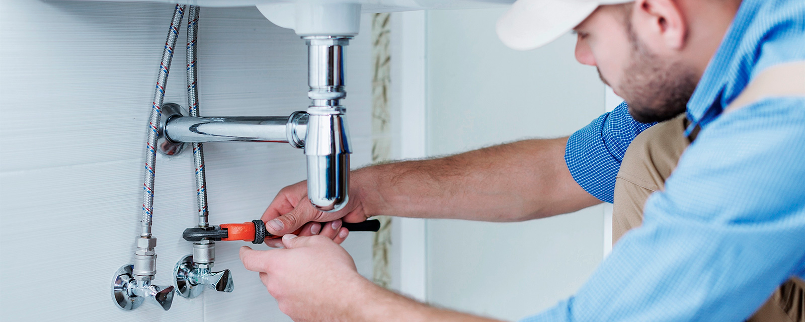 Pourquoi Choisir Un Plombier Professionnel Guide Artisan